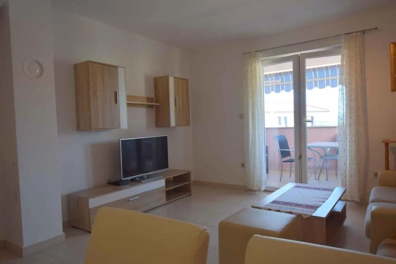 Apartment In Njivice/Insel Krk 13262