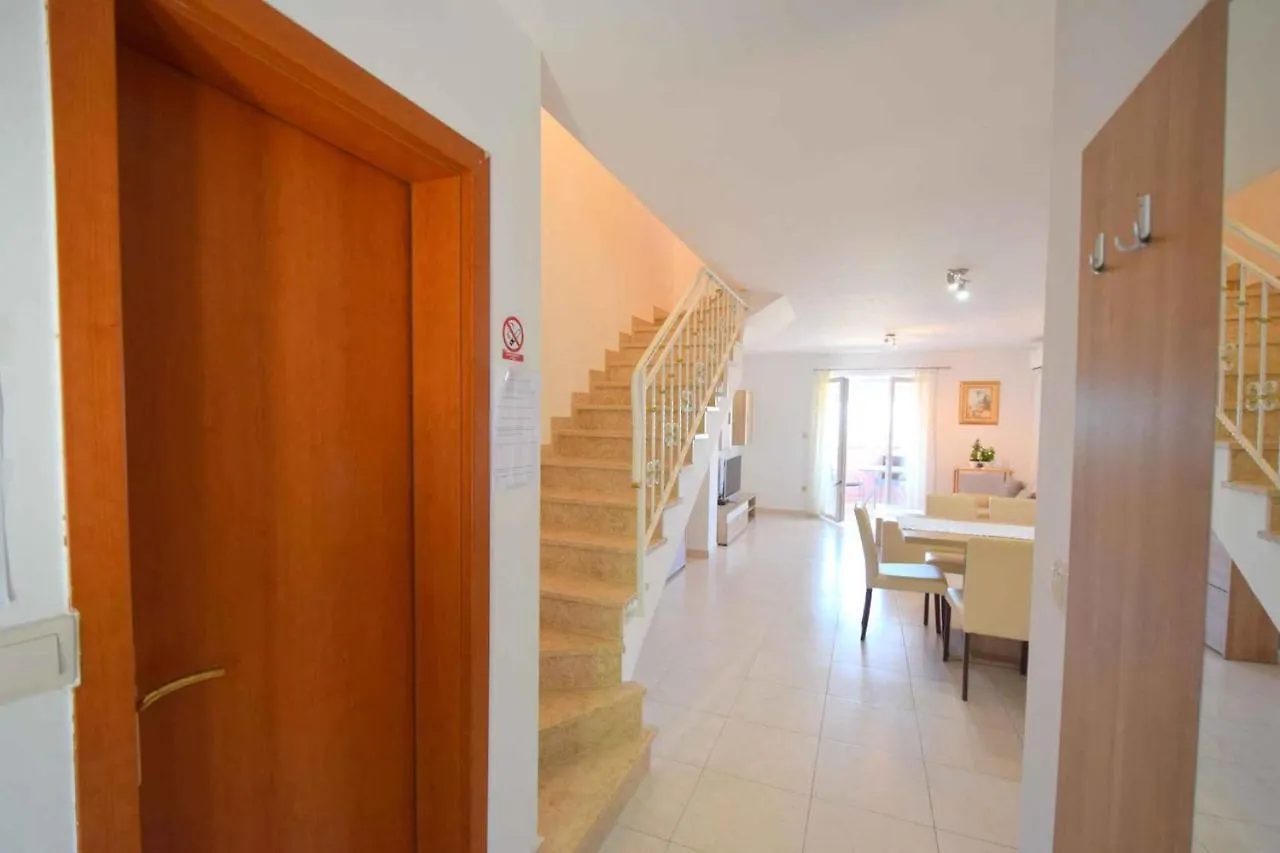 Apartment In Njivice/Insel Krk 13262