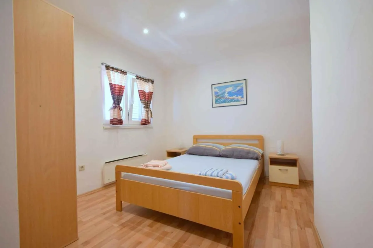 Apartment In Njivice/Insel Krk 13262